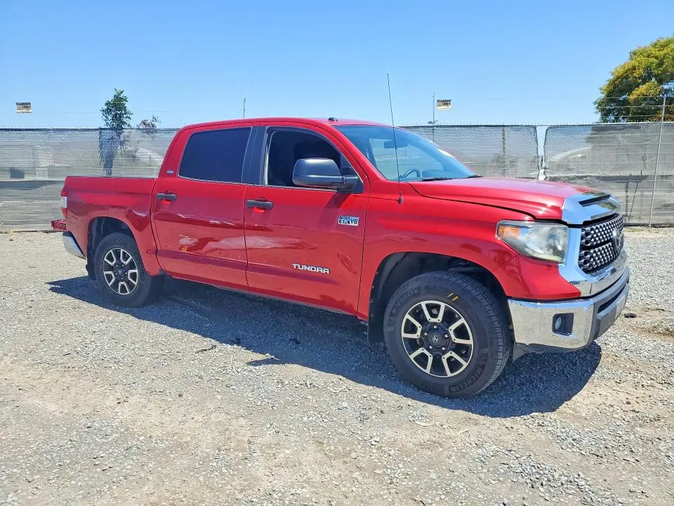 2018 TOYOTA TUNDRA CREWMAX SR5  