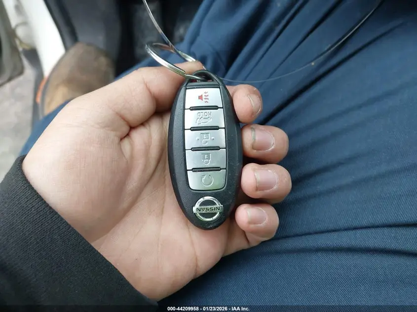 2018 NISSAN ROGUE SV