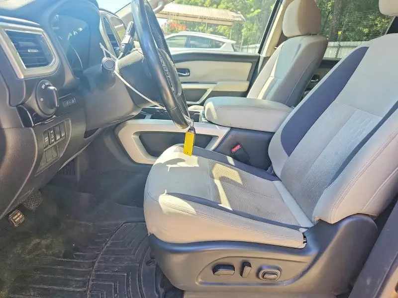 2021 NISSAN TITAN SV  