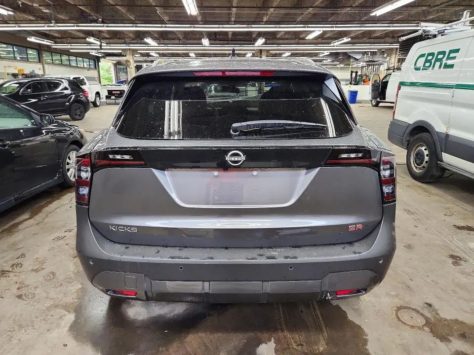 2026 NISSAN KICKS SR  