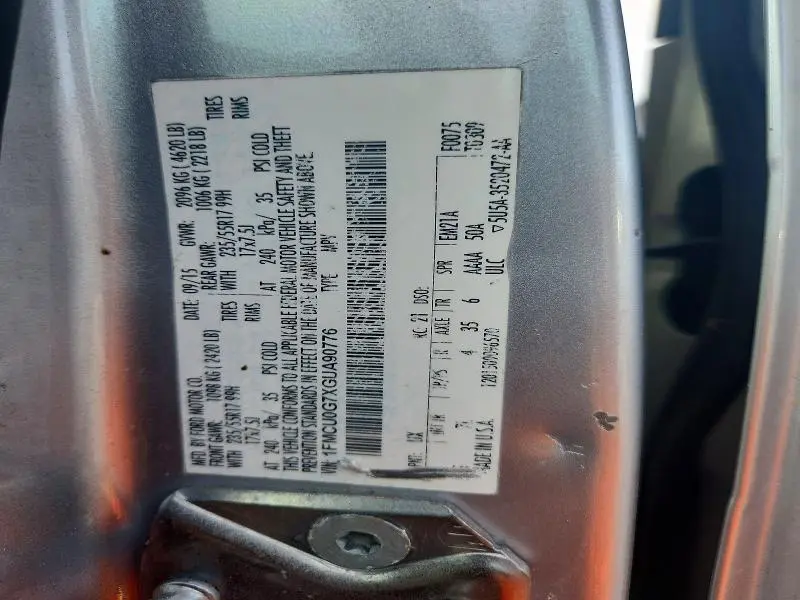 2016 FORD ESCAPE SE  
