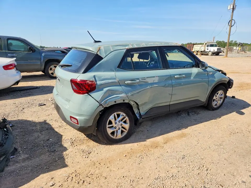 2025 HYUNDAI VENUE SE  