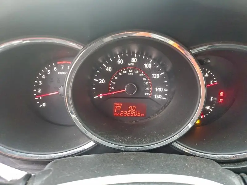 2011 KIA SORENTO BASE  