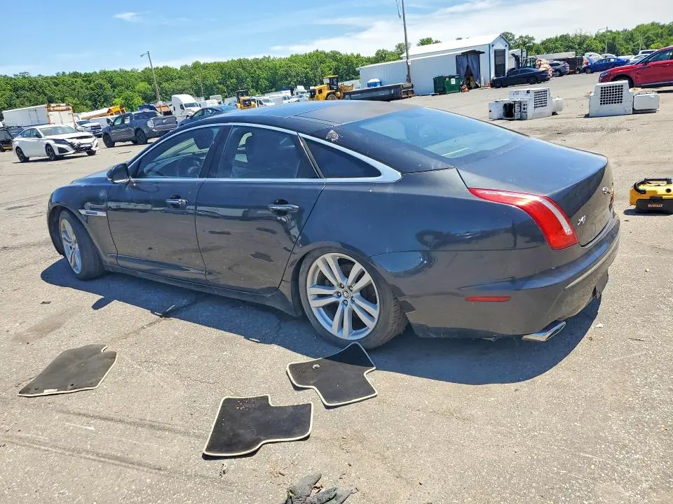 2011 JAGUAR XJ   