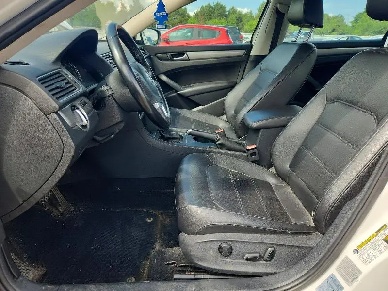 2015 VOLKSWAGEN PASSAT S  