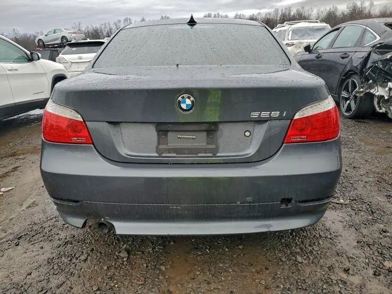 2010 BMW 528 XI  