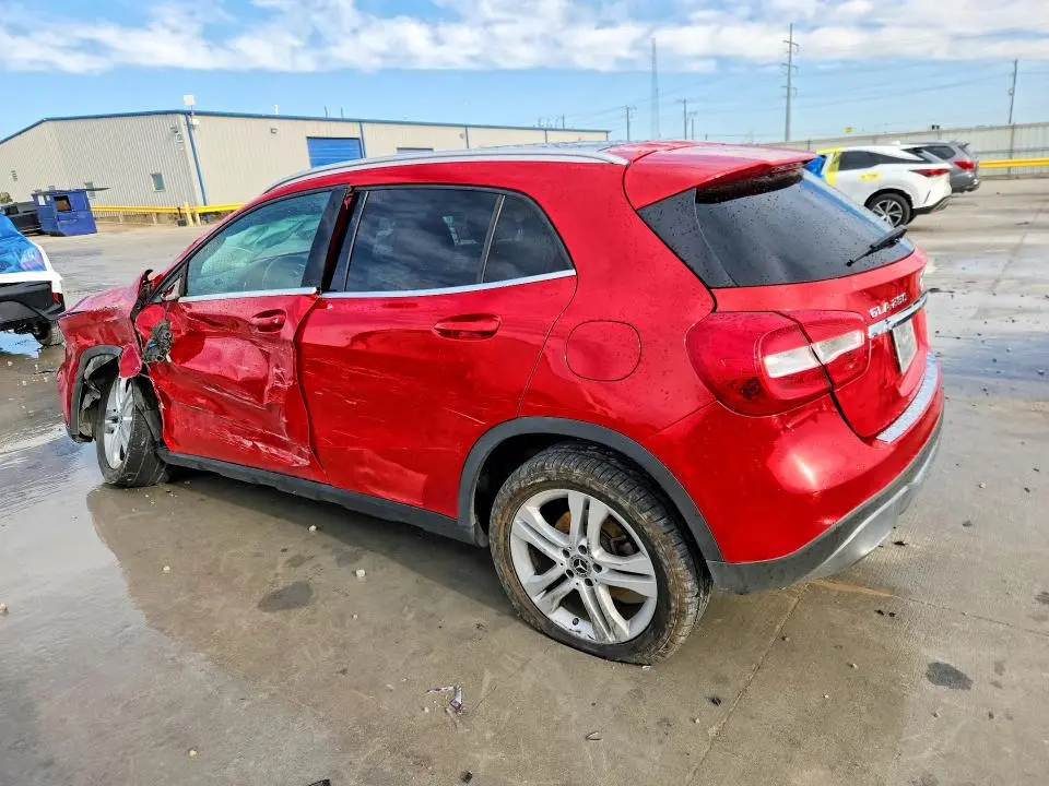 2018 MERCEDES-BENZ GLA 250  