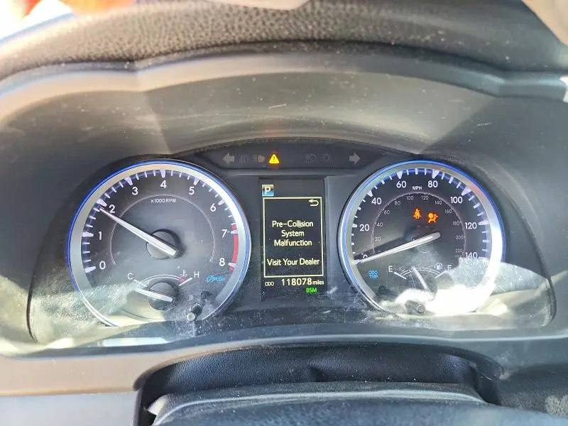 2019 TOYOTA HIGHLANDER SE  