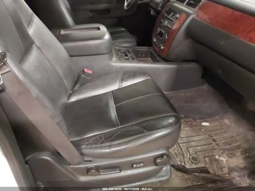 2013 CHEVROLET SUBURBAN 1500 LT