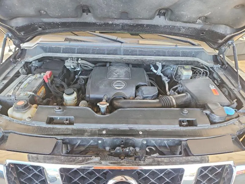 2014 NISSAN TITAN SV  