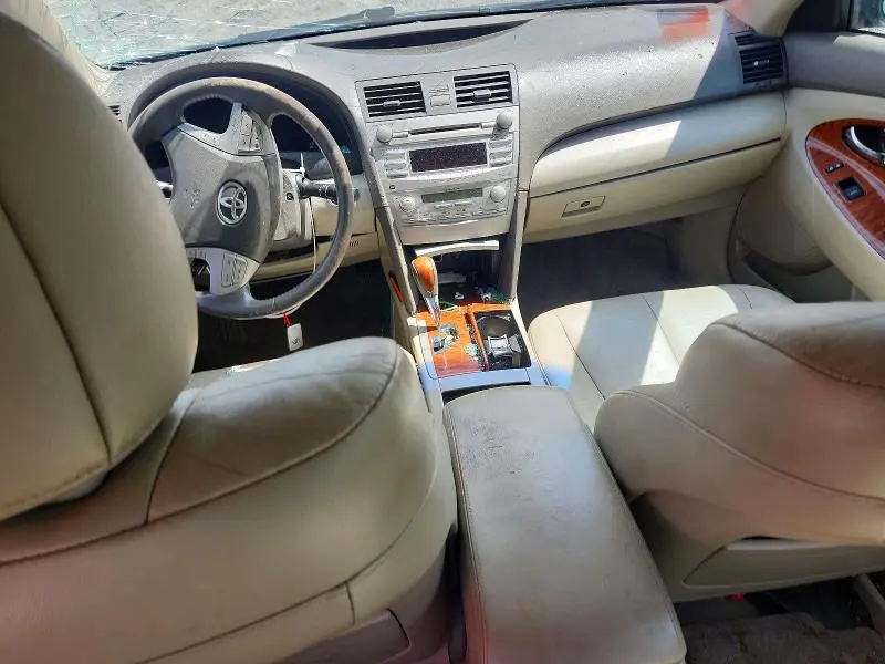 2010 TOYOTA CAMRY XLE V6  