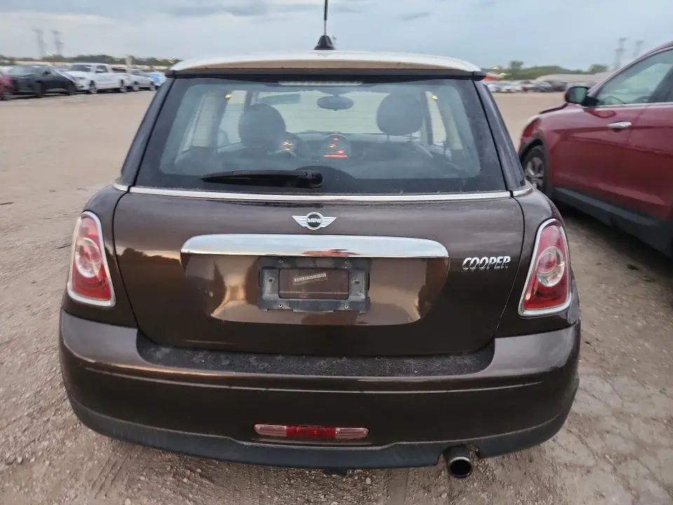 2012 MINI COOPER   