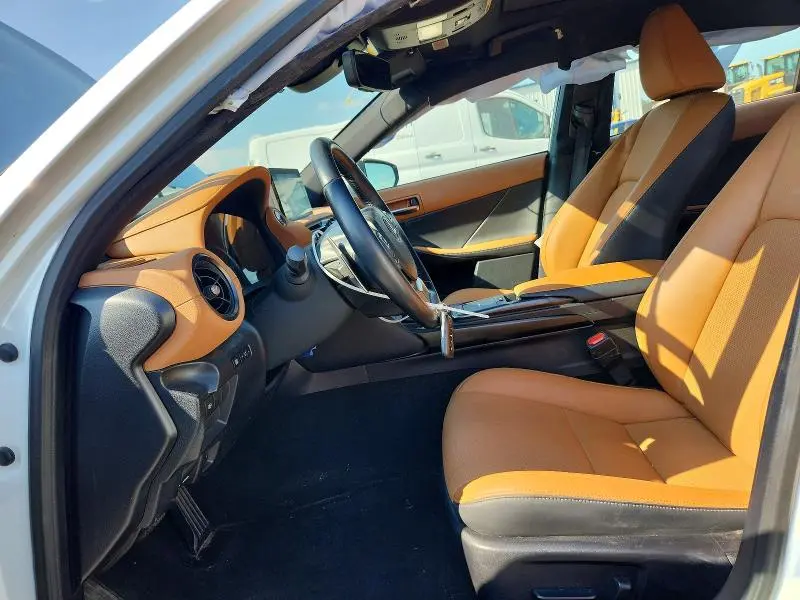 2023 LEXUS IS 300  