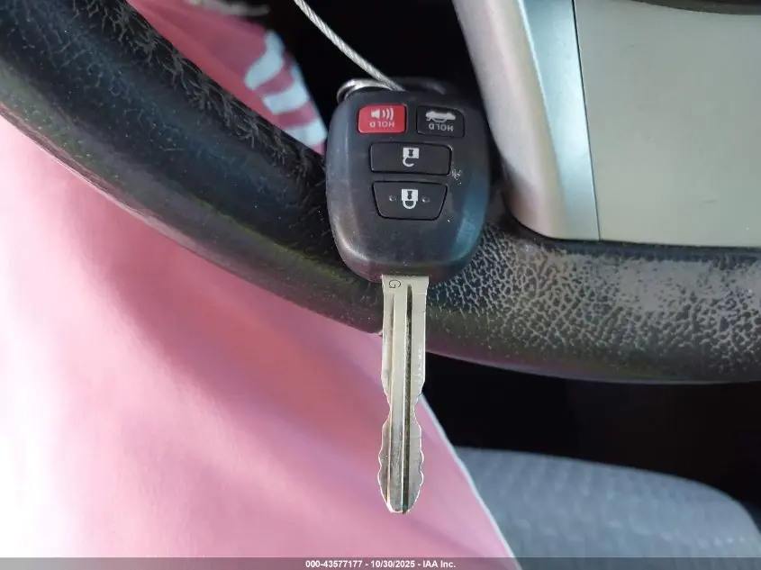 2013 TOYOTA CAMRY SE