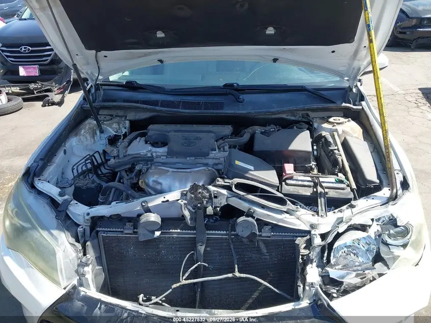 2016 TOYOTA CAMRY SE