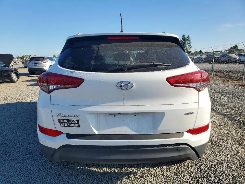 2017 HYUNDAI TUCSON SE  