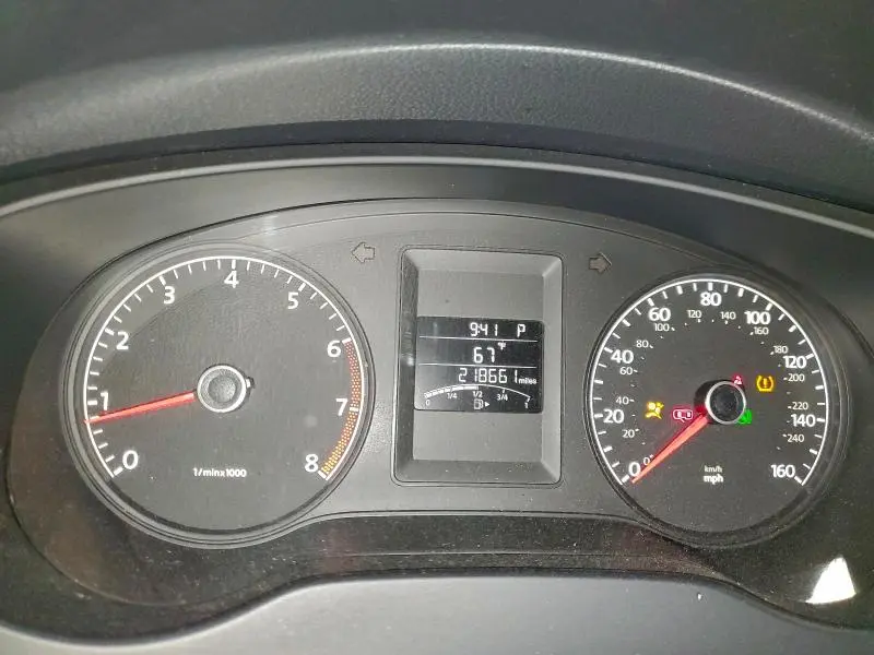 2011 VOLKSWAGEN JETTA SE  