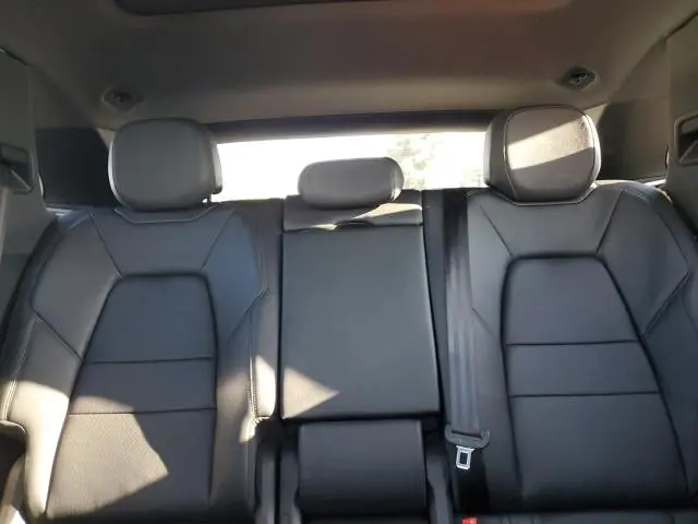 2024 PORSCHE CAYENNE   