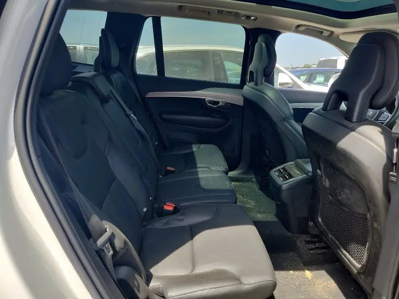 2022 VOLVO XC90 T5 MOMENTUM  