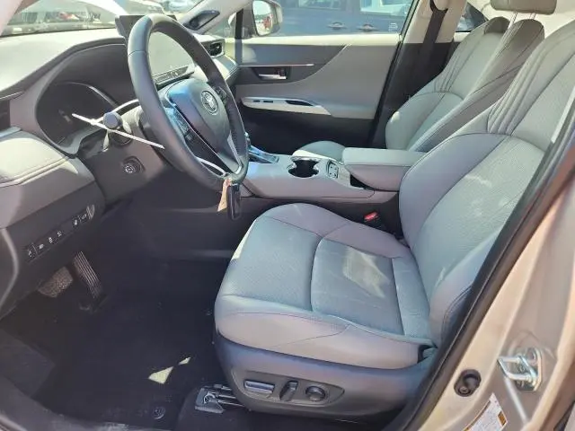 2024 TOYOTA VENZA LE  
