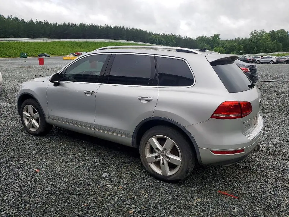 2013 VOLKSWAGEN TOUAREG V6  