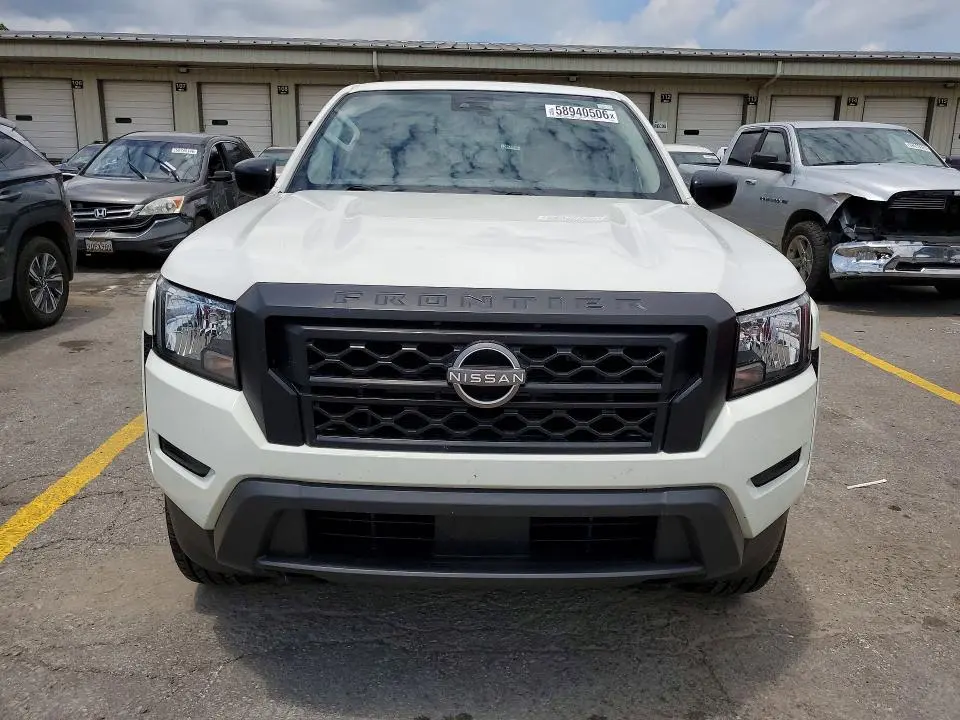 2022 NISSAN FRONTIER S  