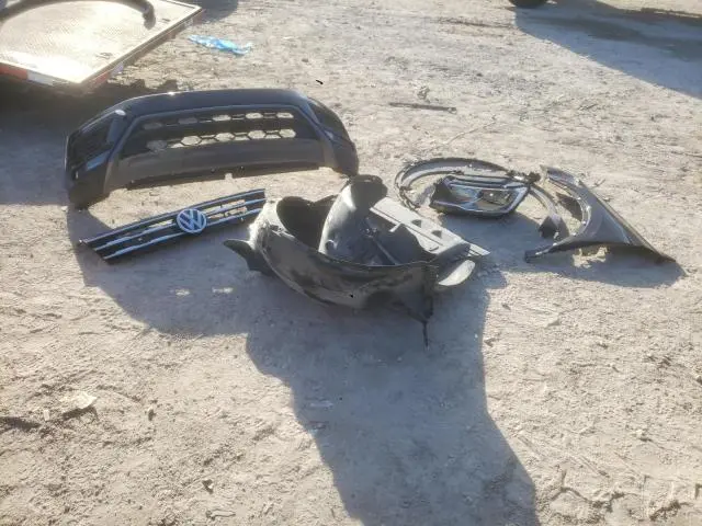 2018 VOLKSWAGEN TIGUAN S  