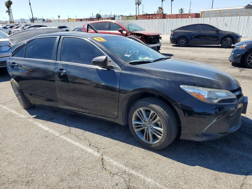2017 TOYOTA CAMRY SE  