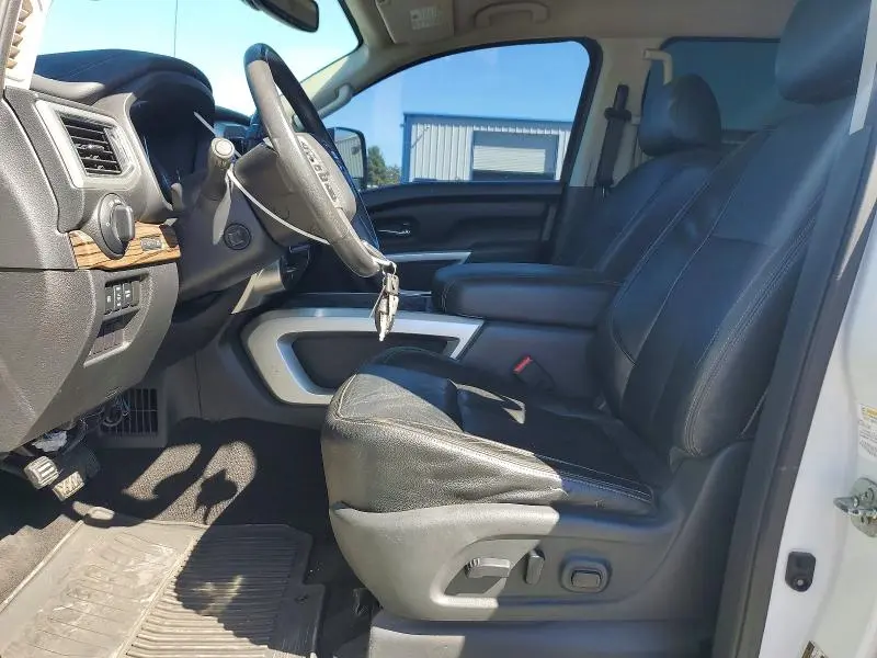 2017 NISSAN TITAN   