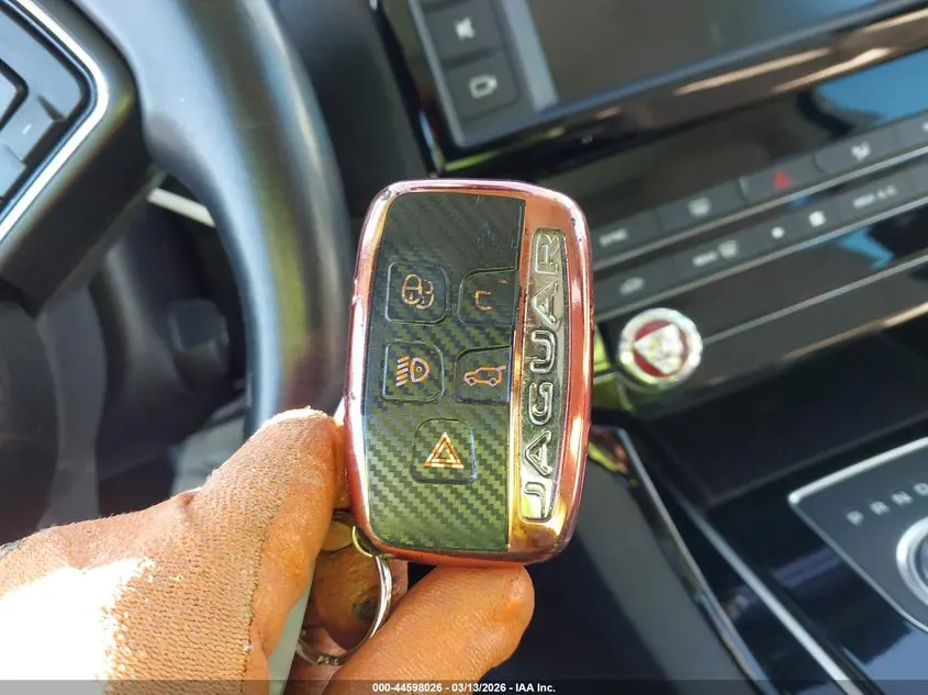 2018 JAGUAR XE 25T PREMIUM