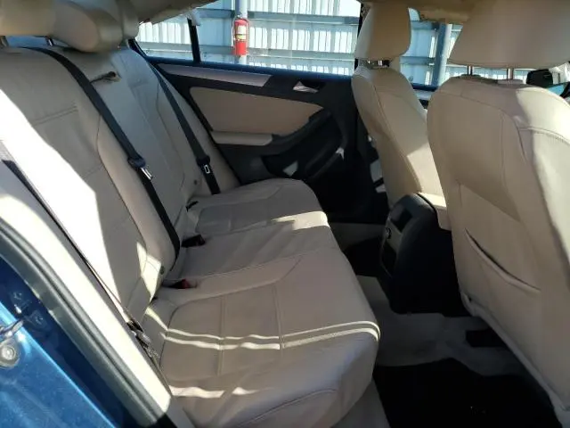 2015 VOLKSWAGEN JETTA SE  
