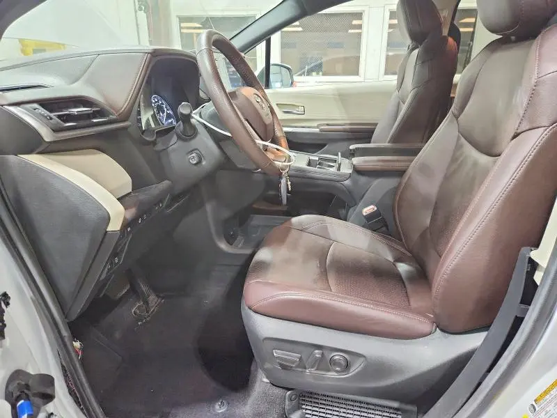 2024 TOYOTA SIENNA PLATINUM 7-PASSENGER  