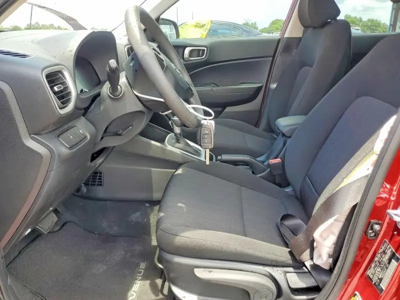 2025 HYUNDAI VENUE SE  