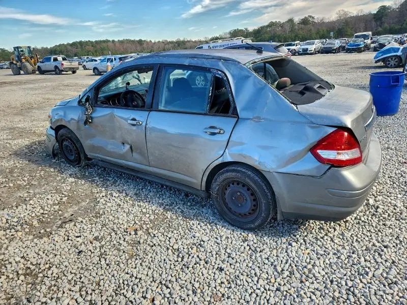 2010 NISSAN VERSA S  