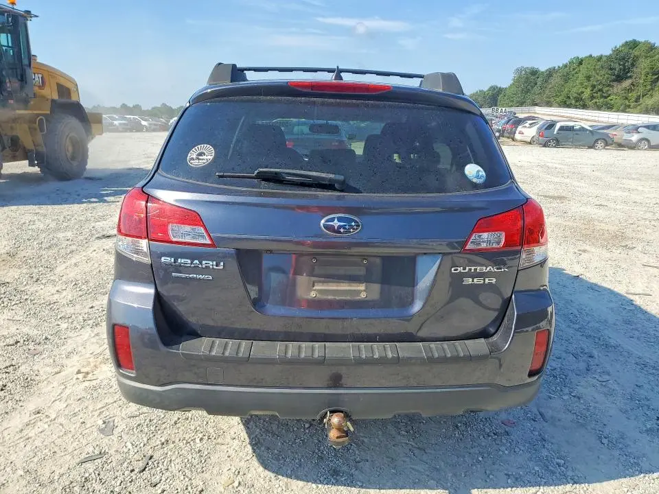 2011 SUBARU OUTBACK 3.6R LIMITED  