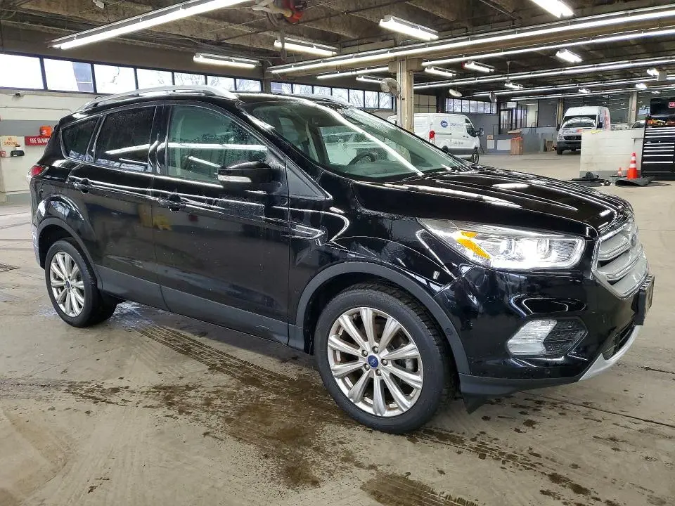 2017 FORD ESCAPE TITANIUM  