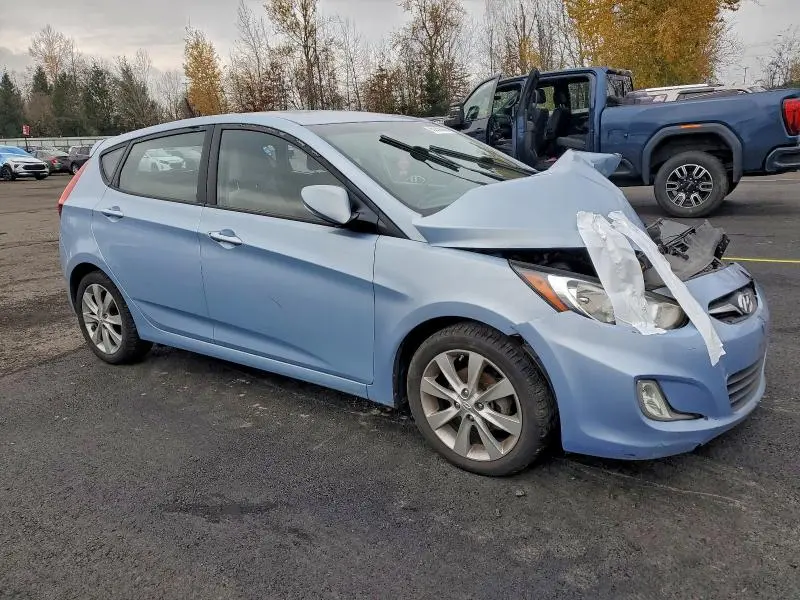 2013 HYUNDAI ACCENT SE  