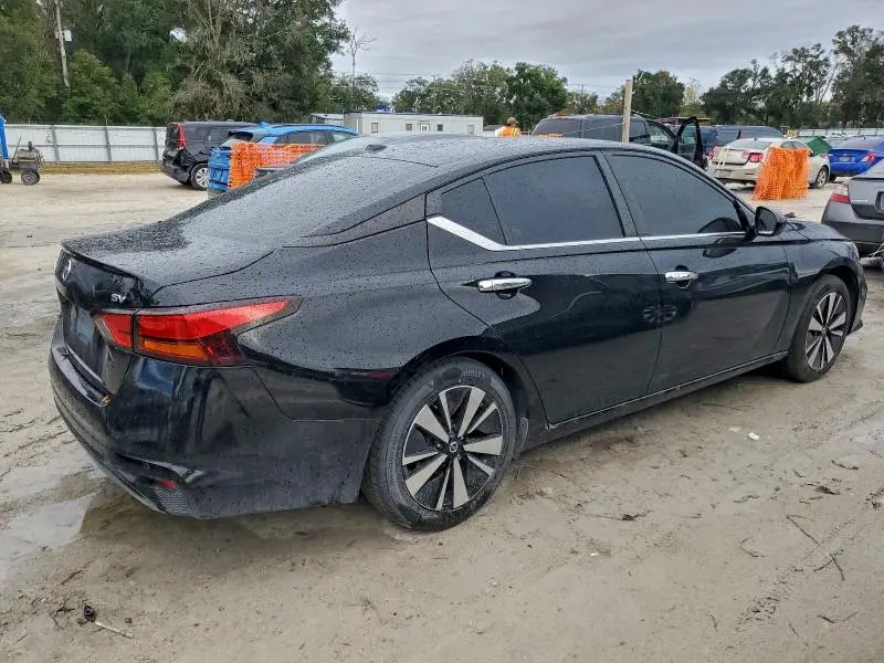 2021 NISSAN ALTIMA SV  