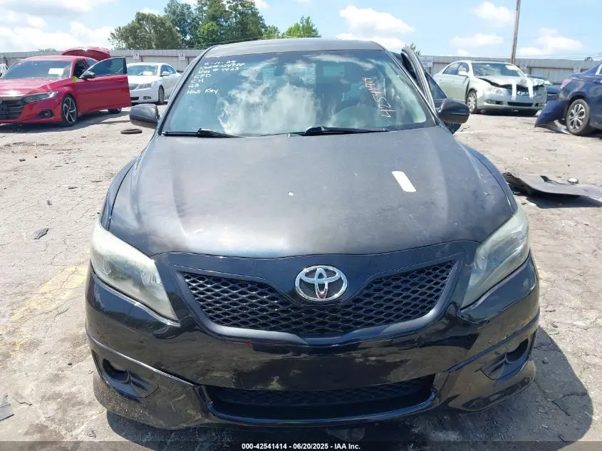 2011 TOYOTA CAMRY SE