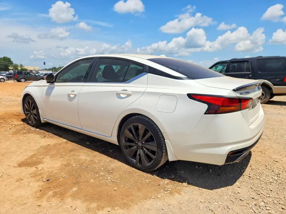 2020 NISSAN ALTIMA SR  