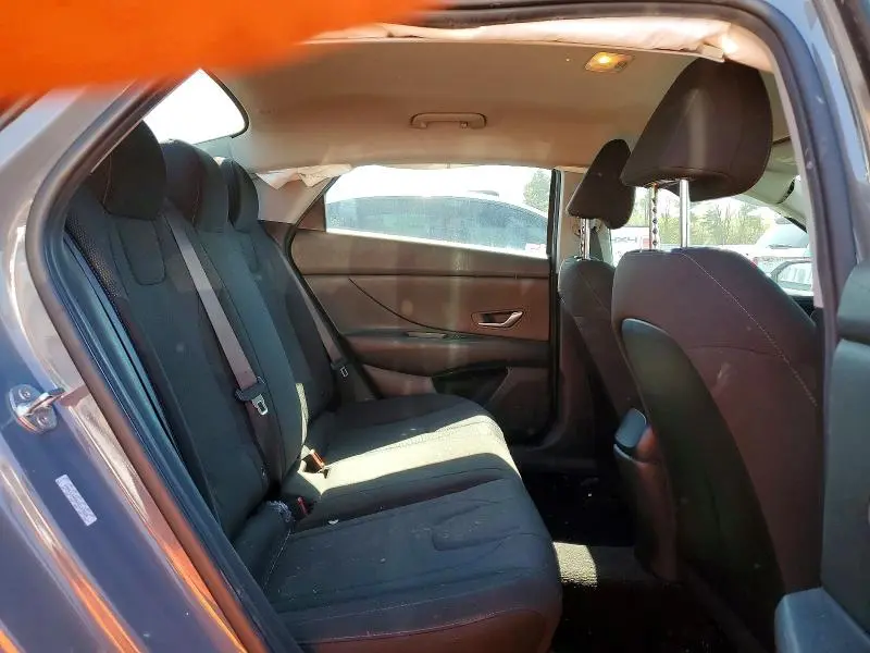 2021 HYUNDAI ELANTRA SE  