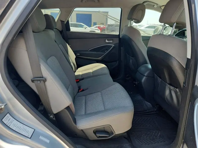 2018 HYUNDAI SANTA FE SE  