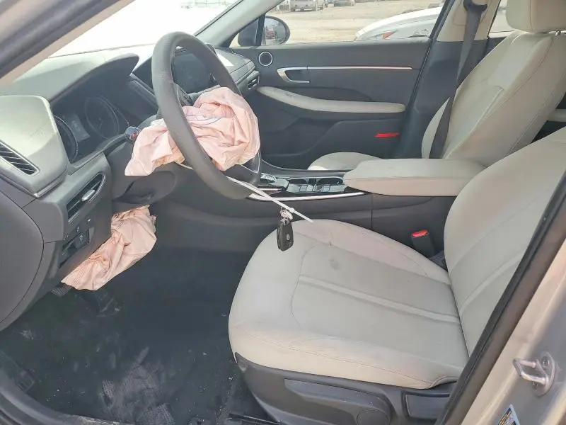 2023 HYUNDAI SONATA SE  