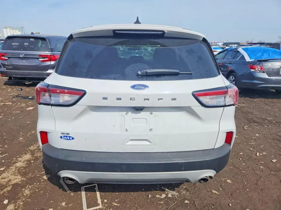 2022 FORD ESCAPE SE  