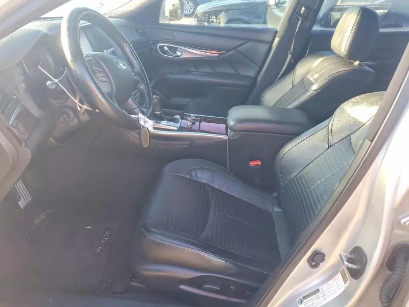 2014 INFINITI Q70 3.7  