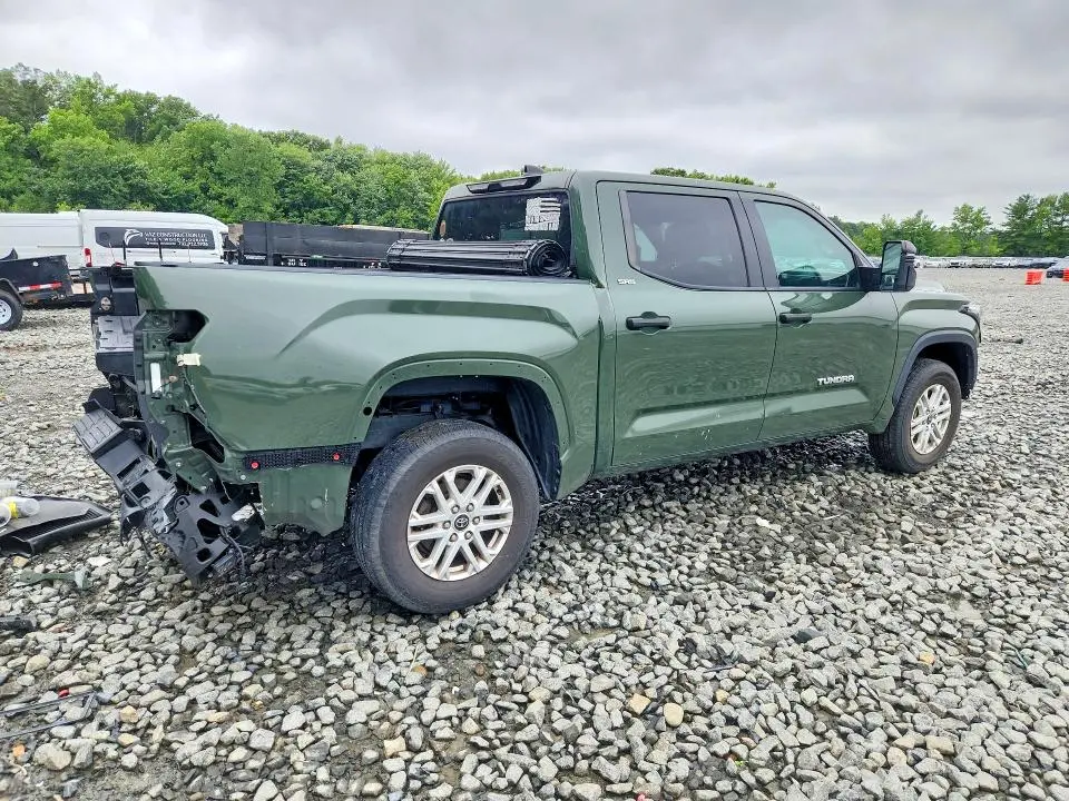 2022 TOYOTA TUNDRA SR5  