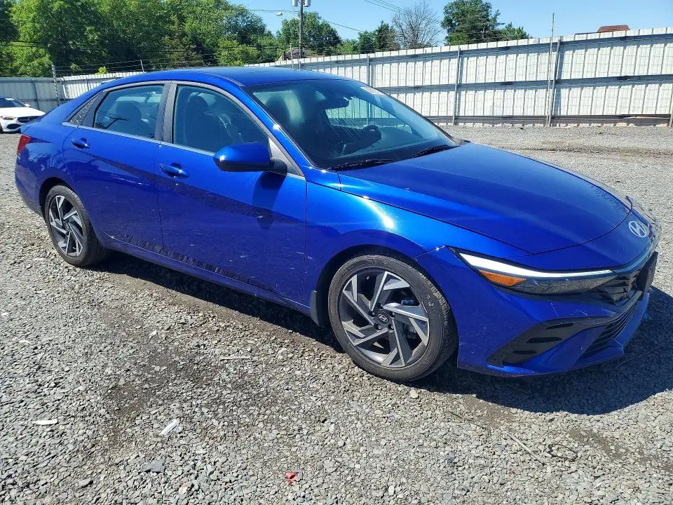 2024 HYUNDAI ELANTRA SEL  
