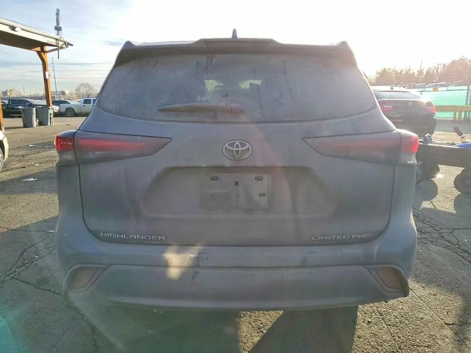 2025 TOYOTA HIGHLANDER LE  