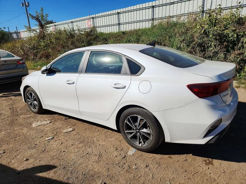 2022 KIA FORTE LXS  