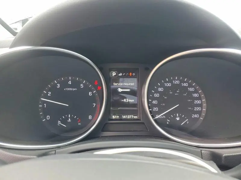 2017 HYUNDAI SANTA FE SE  